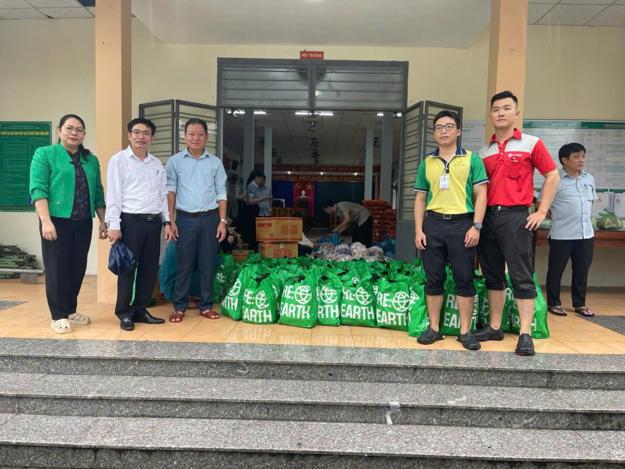 PHƯỜNG HÒA CƯỜNG TỔ CHỨC ĐOÀN CỨU TRỢ HỖ TRỢ NGƯỜI DÂN VÙNG NGẬP LỤT TẠI CÁC XÃ HÒA VANG, HÒA TIẾN