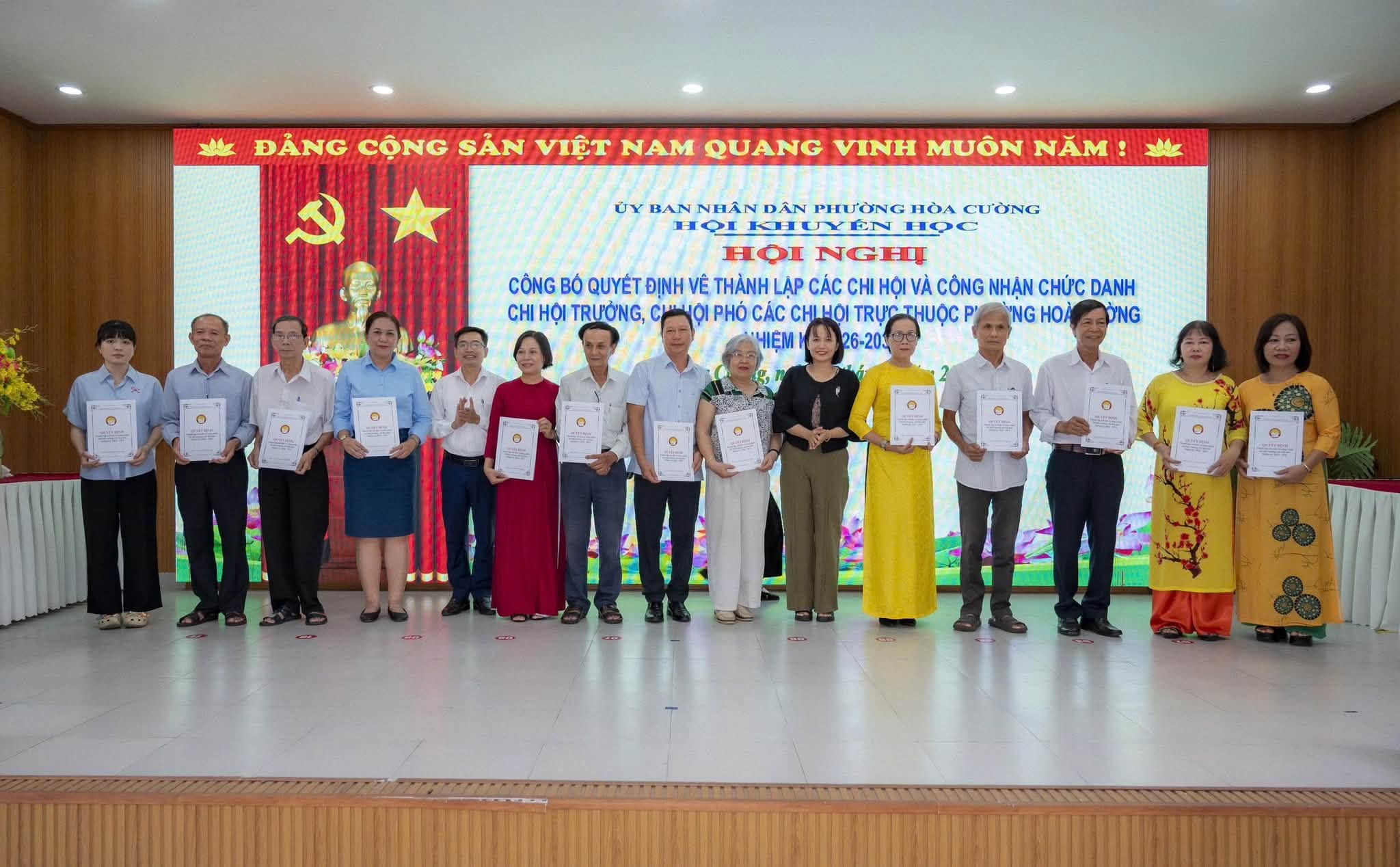 CÔNG BỐ QUYẾT ĐỊNH THÀNH LẬP 52 CHI HỘI KHUYẾN HỌC NHIỆM KỲ 2026 - 2031