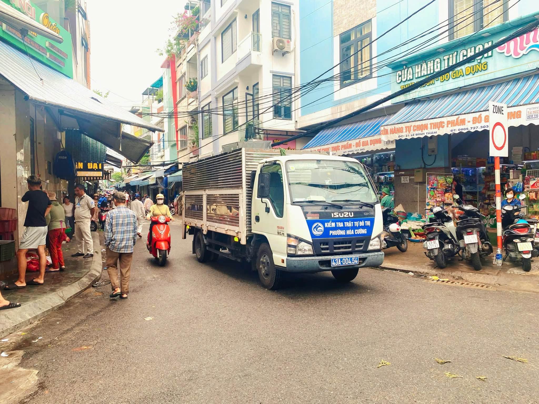 HÒA CƯỜNG RA QUÂN CHẤN CHỈNH TRẬT TỰ ĐÔ THỊ TẠI KIỆT 19 LÊ ĐÌNH THÁM
