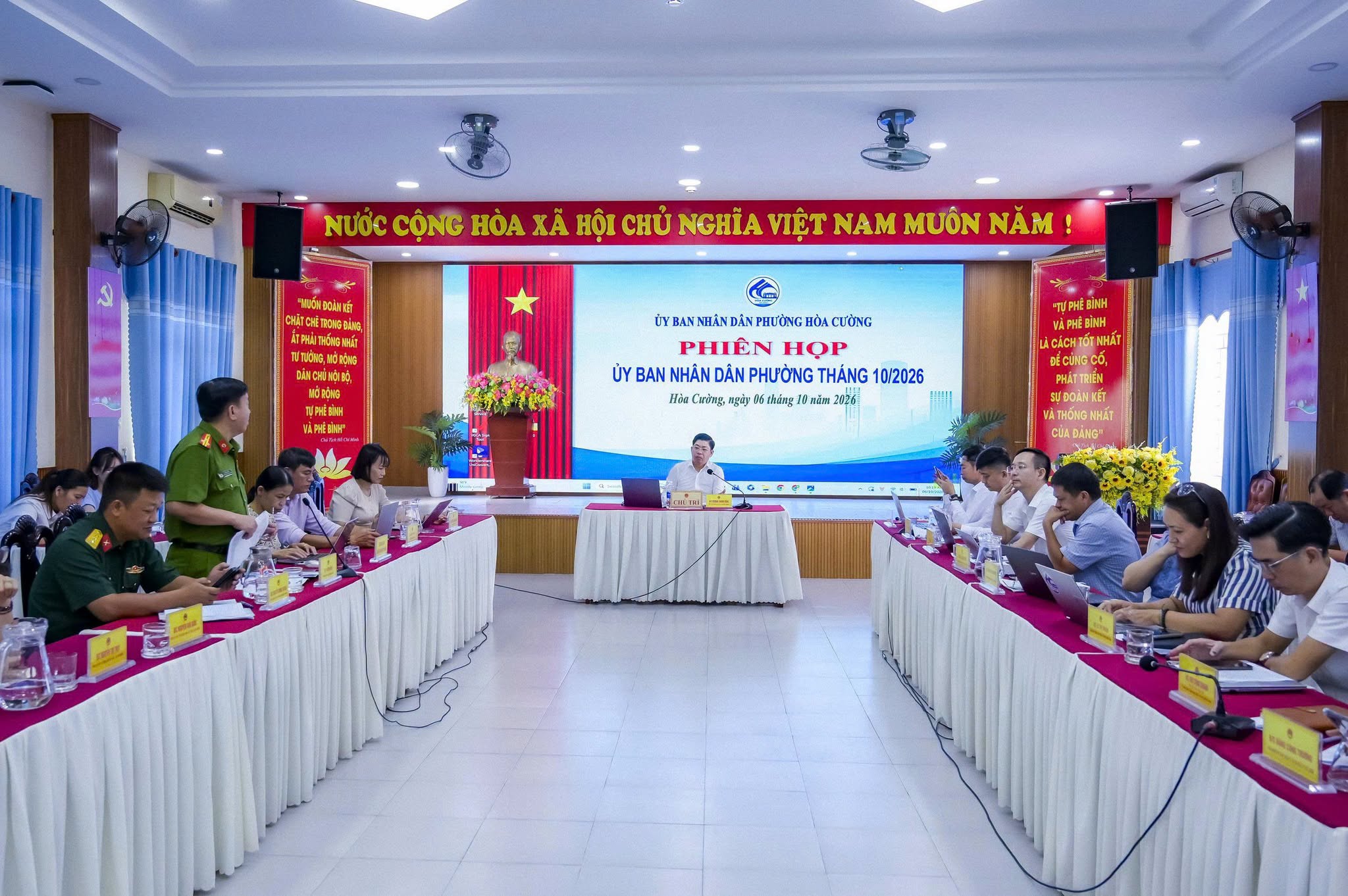 UBND PHƯỜNG HÒA CƯỜNG HỌP THƯỜNG KỲ THÁNG 10, TẬP TRUNG HOÀN THÀNH NHIỆM VỤ CUỐI NĂM