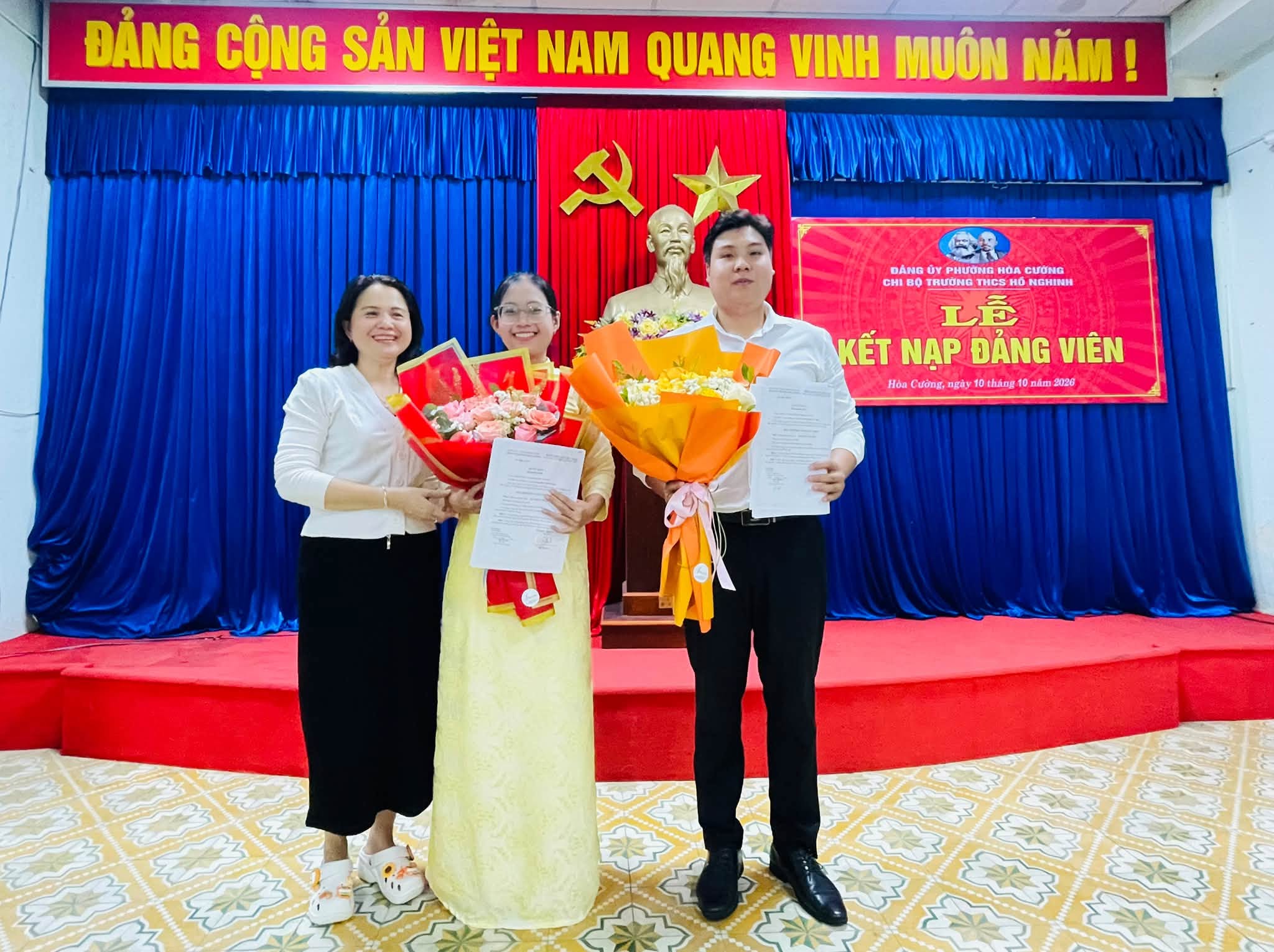 CHI BỘ TRƯỜNG THCS HỒ NGHINH TỔ CHỨC LỄ KẾT NẠP ĐẢNG VIÊN MỚI – VINH DỰ, TỰ HÀO DƯỚI CỜ ĐẢNG QUANG VINH