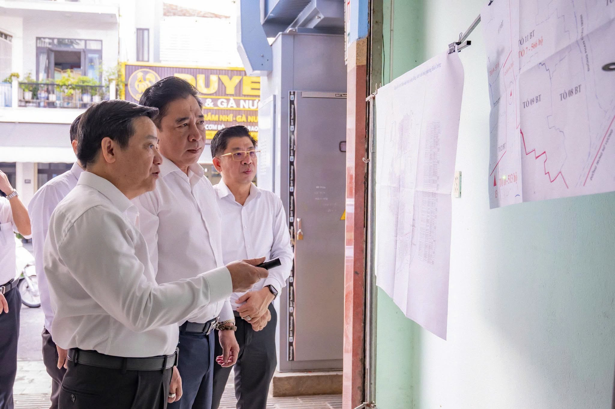 PHÓ BÍ THƯ THƯỜNG TRỰC THÀNH ỦY NGUYỄN KHẮC TOÀN LÀM VIỆC VỚI PHƯỜNG HÒA CƯỜNG