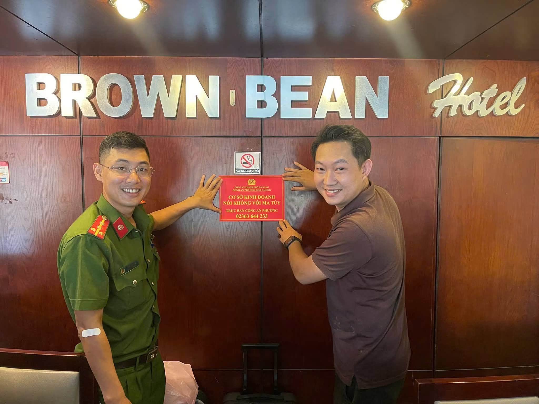 CÔNG AN PHƯỜNG HÒA CƯỜNG TĂNG CƯỜNG TUYÊN TRUYỀN, PHÒNG NGỪA TỘI PHẠM VÀ TỆ NẠN M.A.T.Ú.Y TẠI CÁC CƠ SỞ KINH DOANH